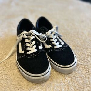 Vans Tennis Shoes (Kids 5, Women’s 7)